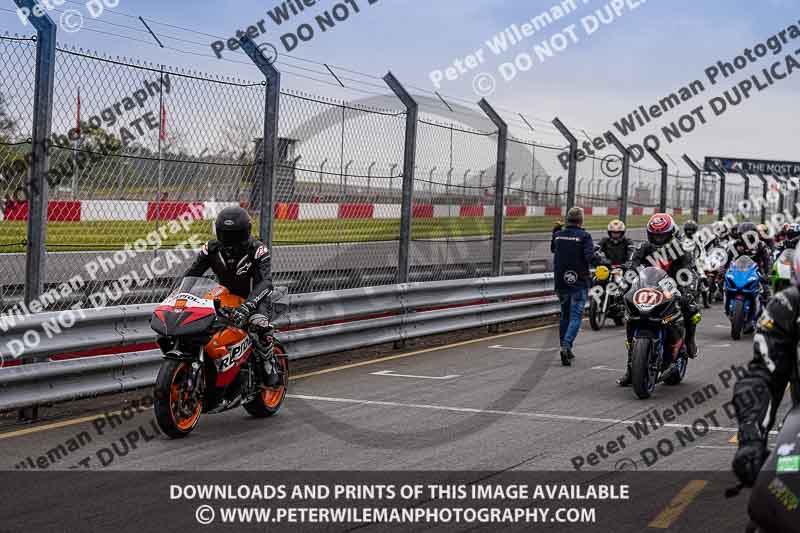 donington no limits trackday;donington park photographs;donington trackday photographs;no limits trackdays;peter wileman photography;trackday digital images;trackday photos